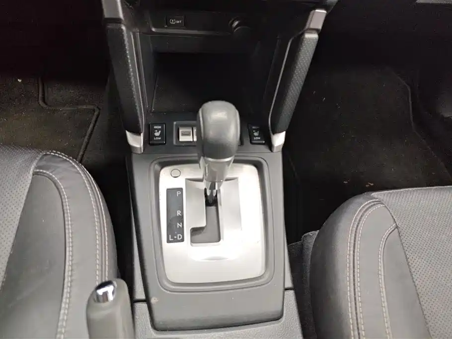 Subaru Forester 2018 — фото 16
