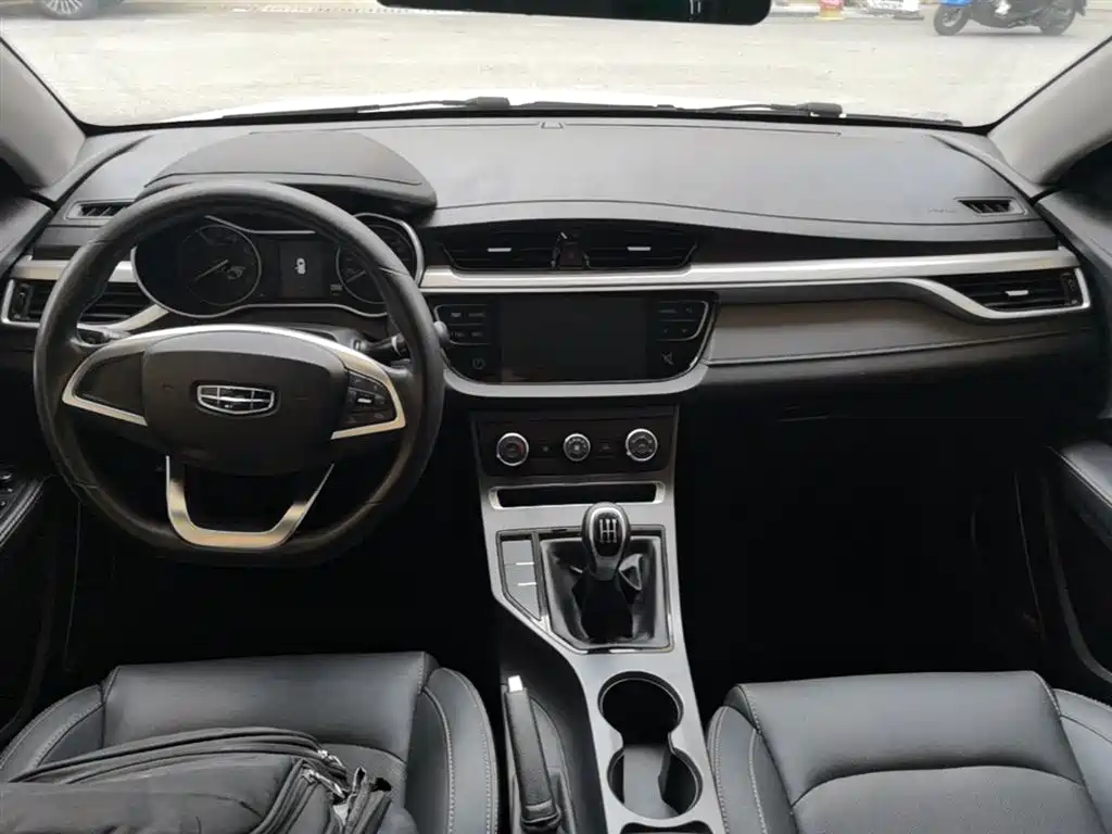Geely Emgrand 2020 — фото 10