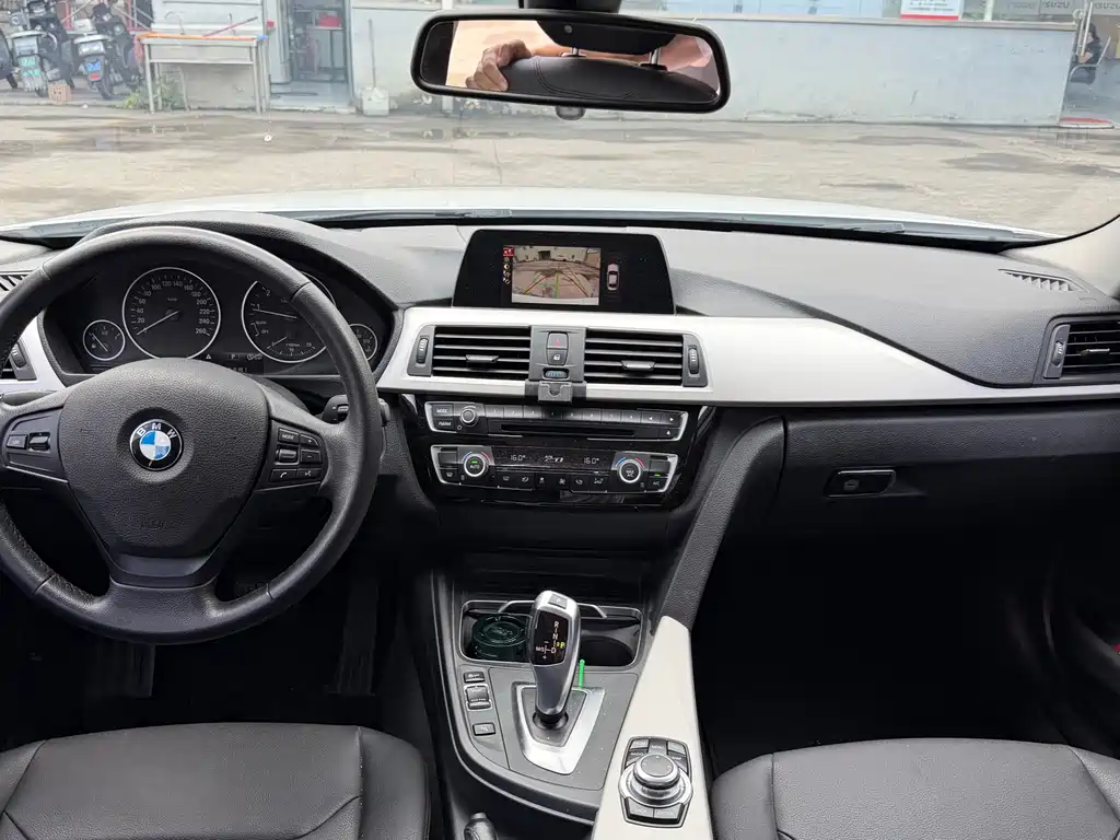 BMW 3 Series 2016 — фото 8