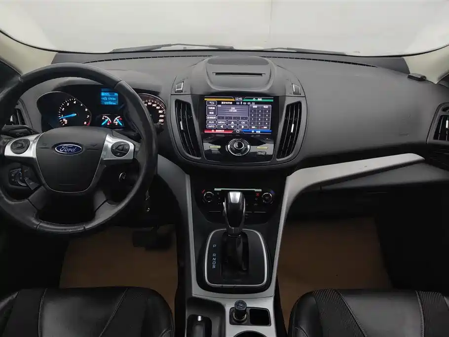 Ford Kuga 2015 — фото 12