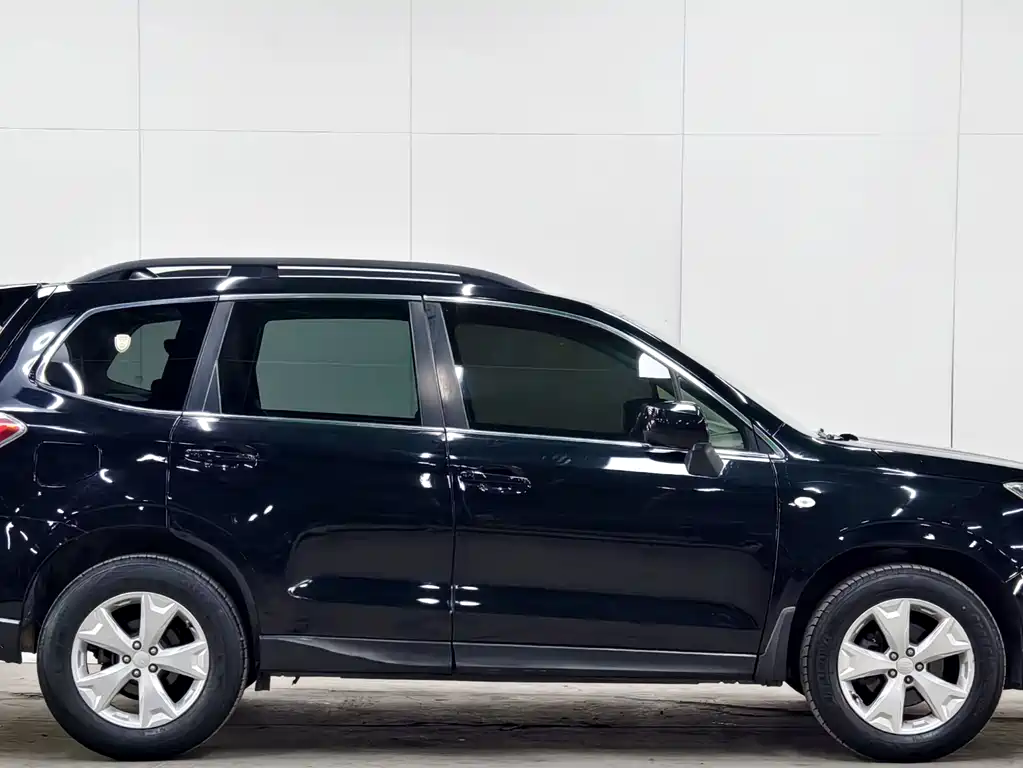 Subaru Forester 2014 — фото 8