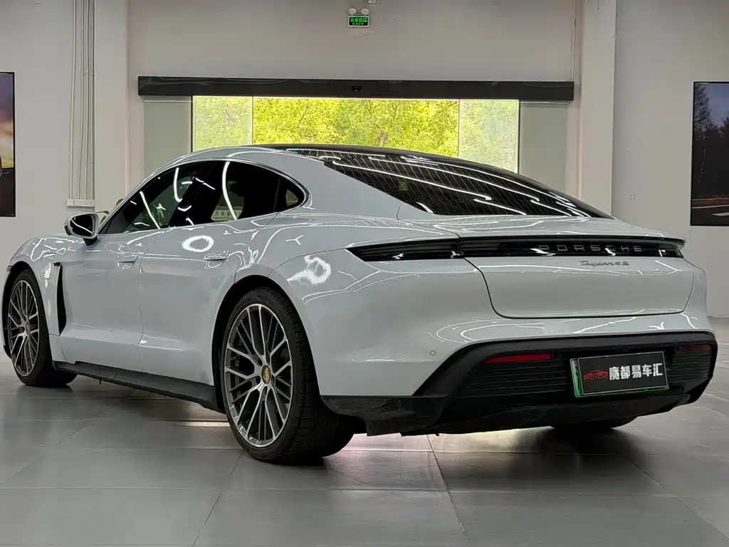 Porsche Taycan 2021 — фото 8