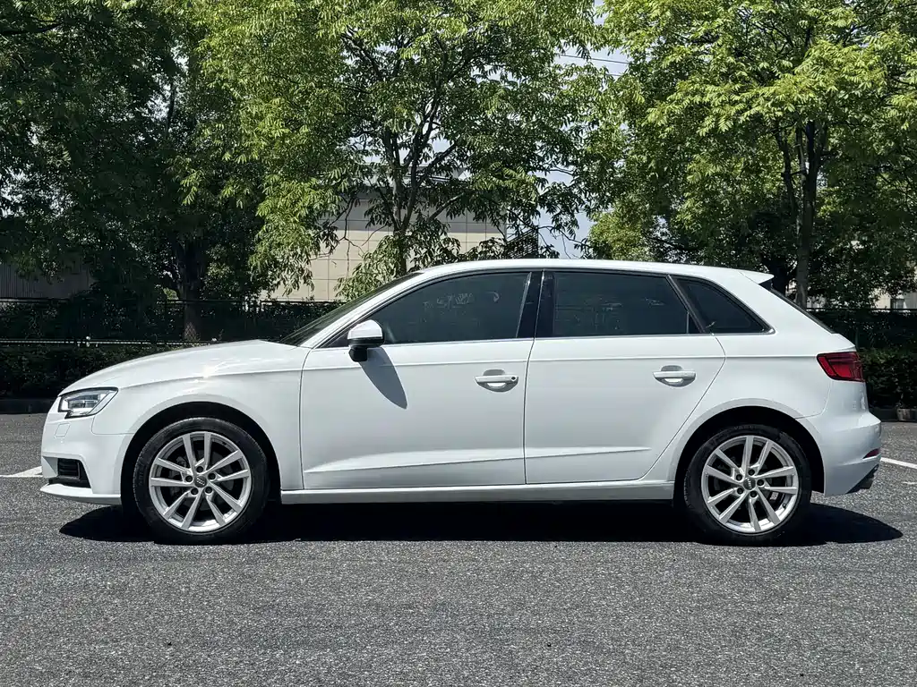 Audi A3 2019 — фото 2