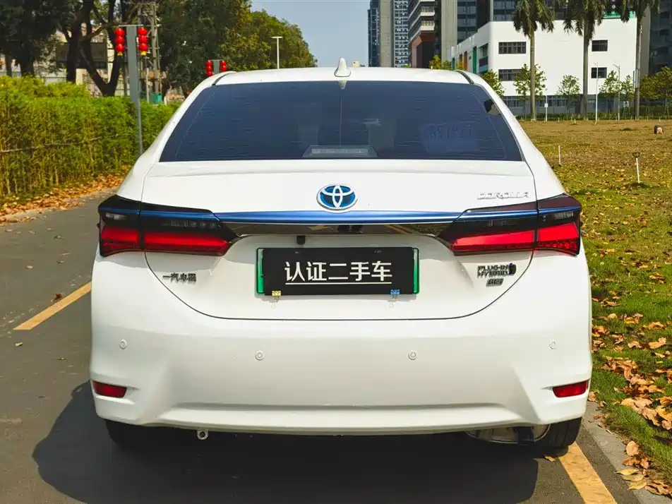 Toyota Corolla Hybrid 2022 — фото 6