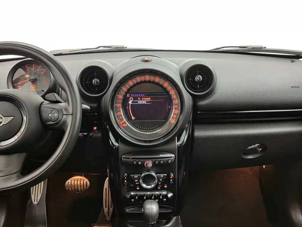 MINI Countryman 2017 — фото 12