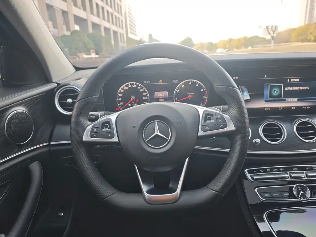 Mercedes-Benz E-Class 2017 — фото 11