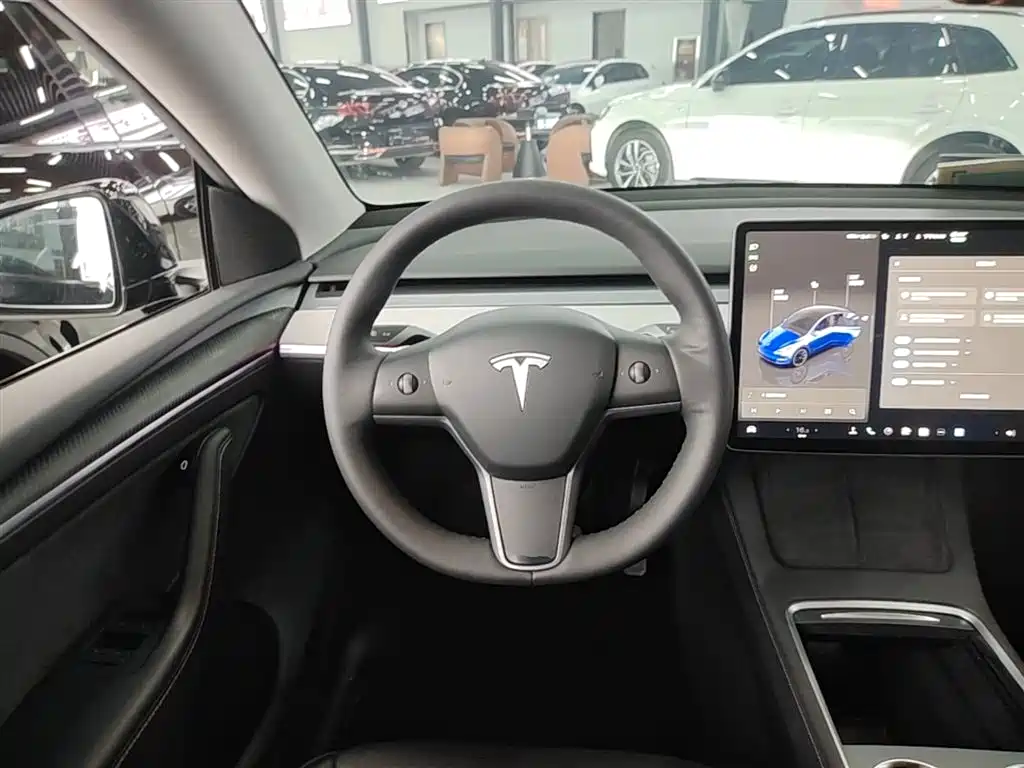 Tesla Model Y 2024 — фото 11