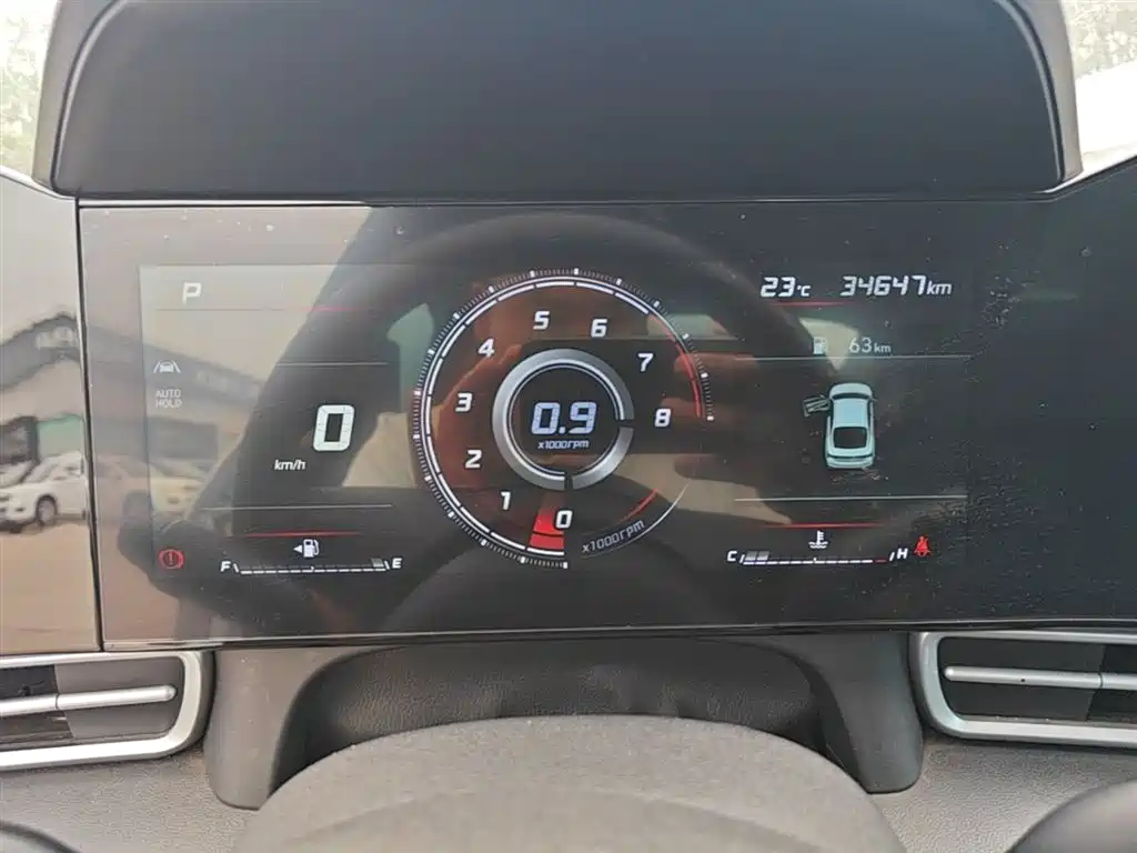 Hyundai Elantra 2023 — фото 12