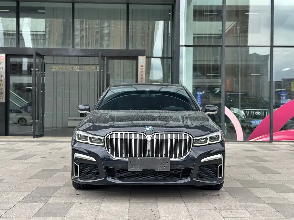 BMW 7 Series 2022 — фото 2