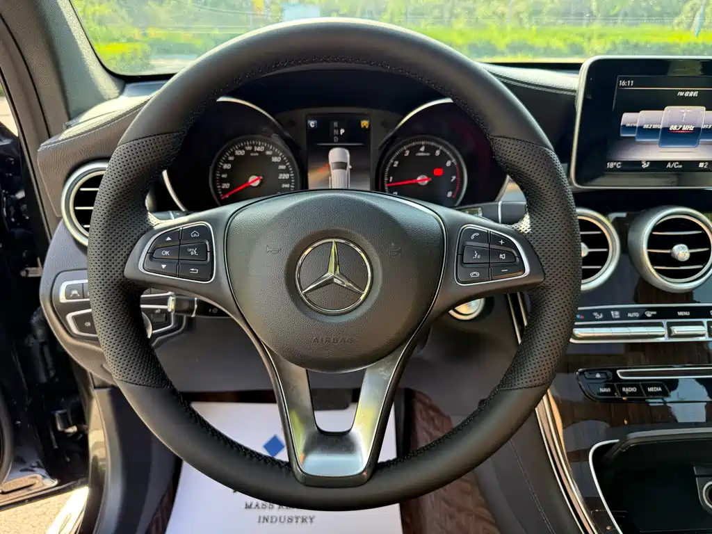 Mercedes-Benz GLC 2018 — фото 10
