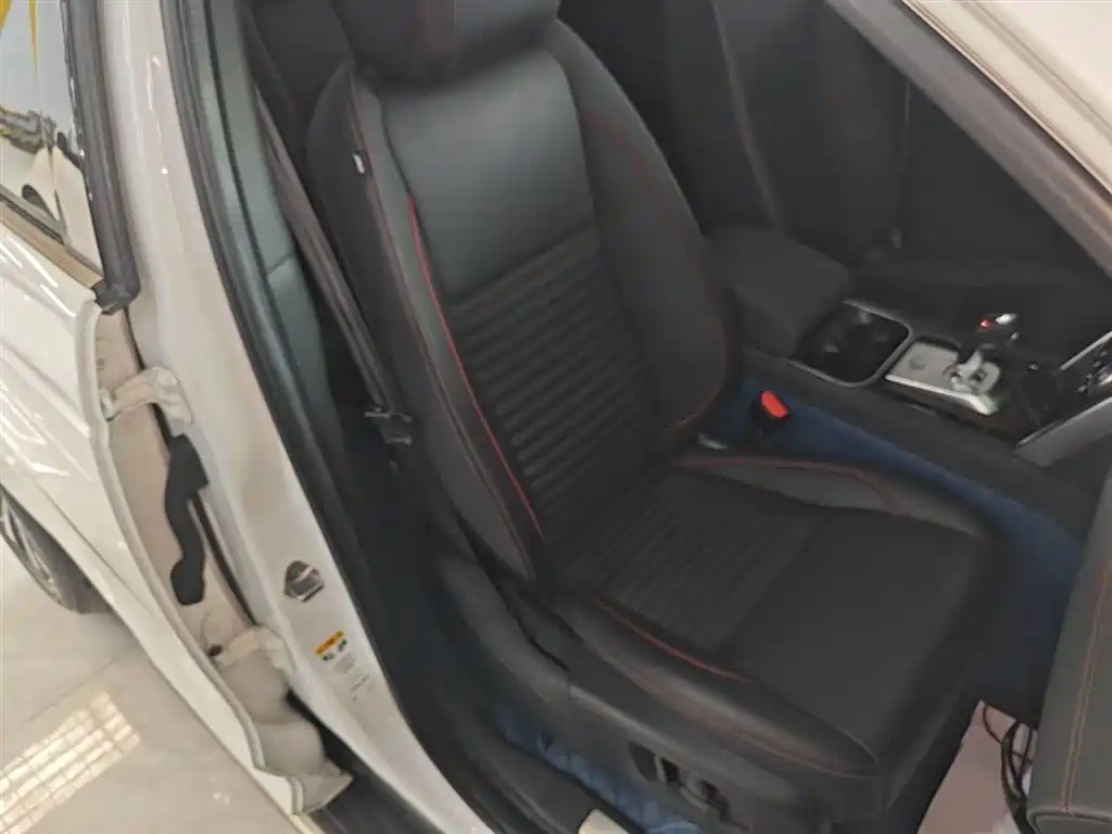 Land Rover Discovery Sport 2021 — фото 24