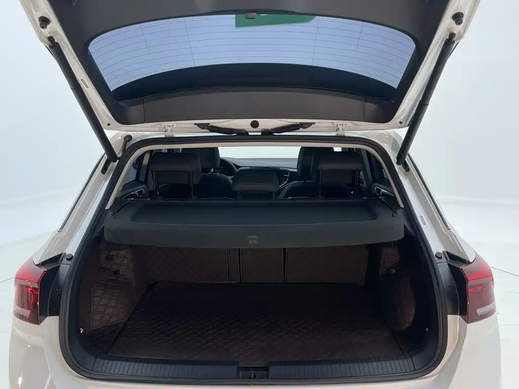 Volkswagen T-Roc 2022 — фото 13