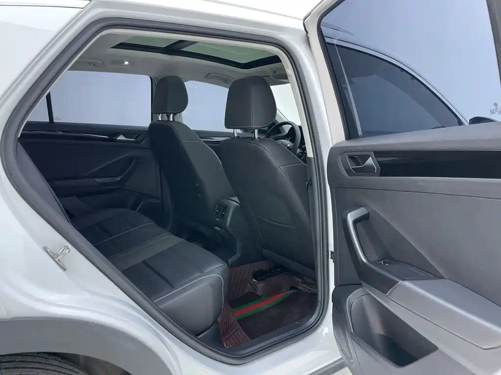Volkswagen T-Roc 2022 — фото 10