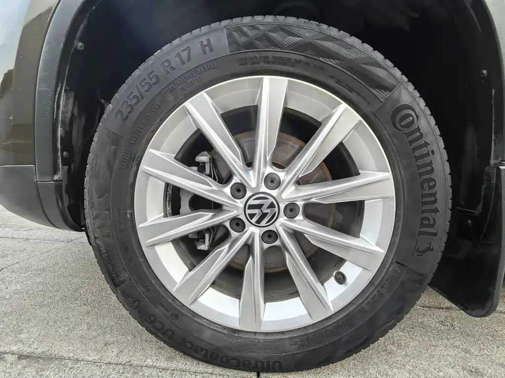 Volkswagen Tiguan 2018 — фото 13