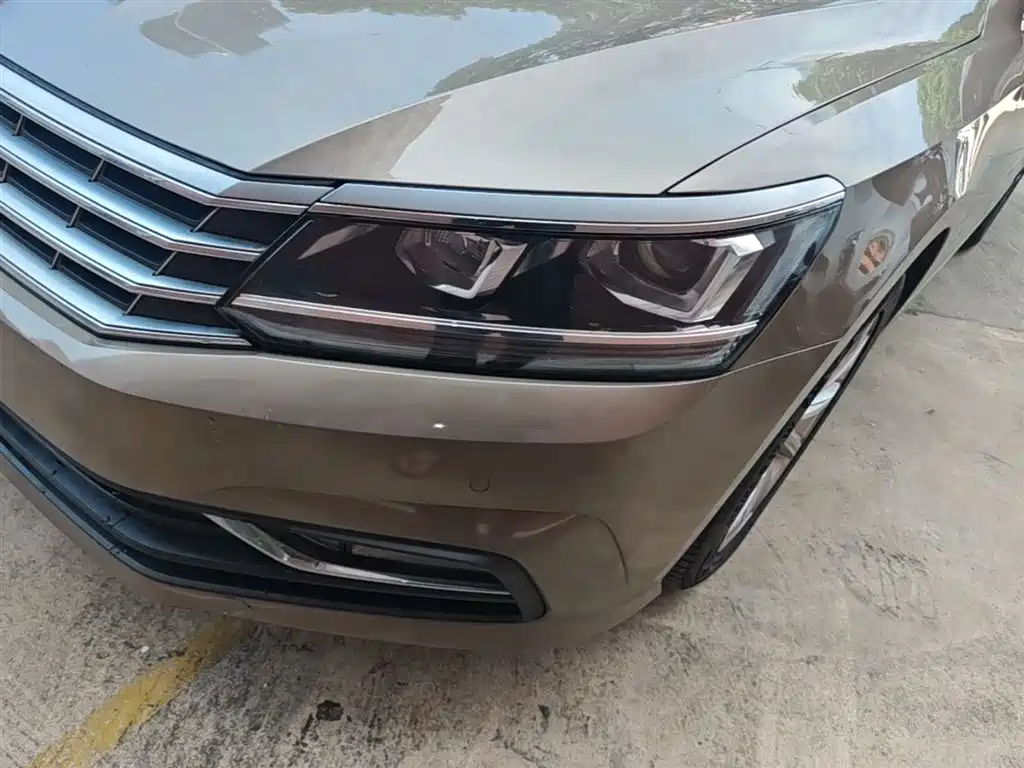 Volkswagen Passat 2018 — фото 24