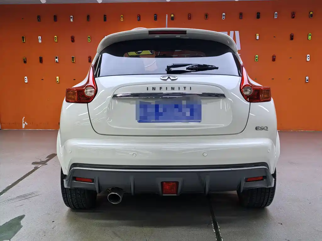 Infiniti ESQ 2019 — фото 10