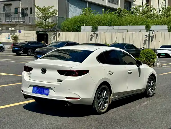 Mazda 3 Axela 2022