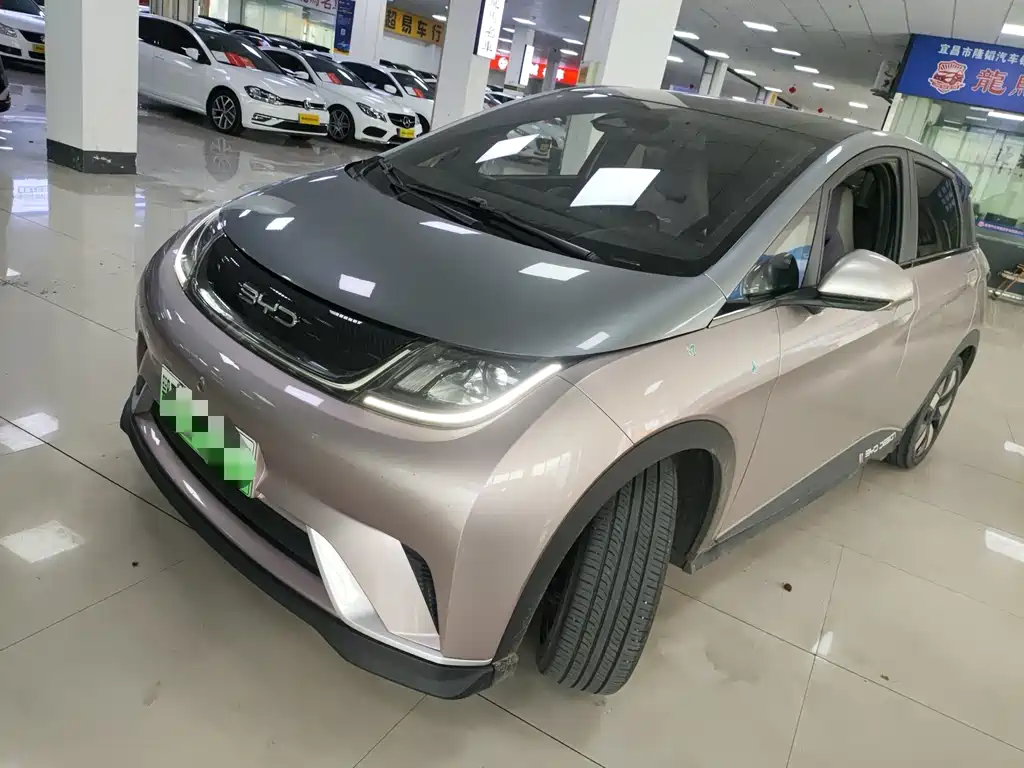 BYD Dolphin 2023 — фото 1