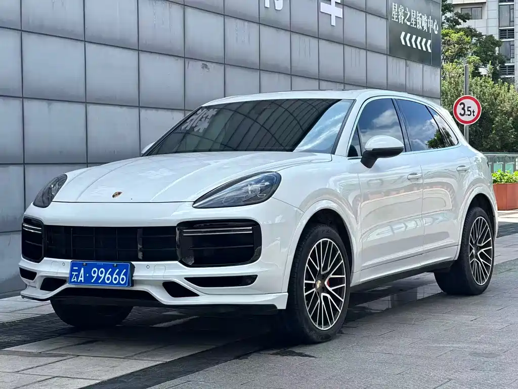 Porsche Cayenne 2019 — фото 1