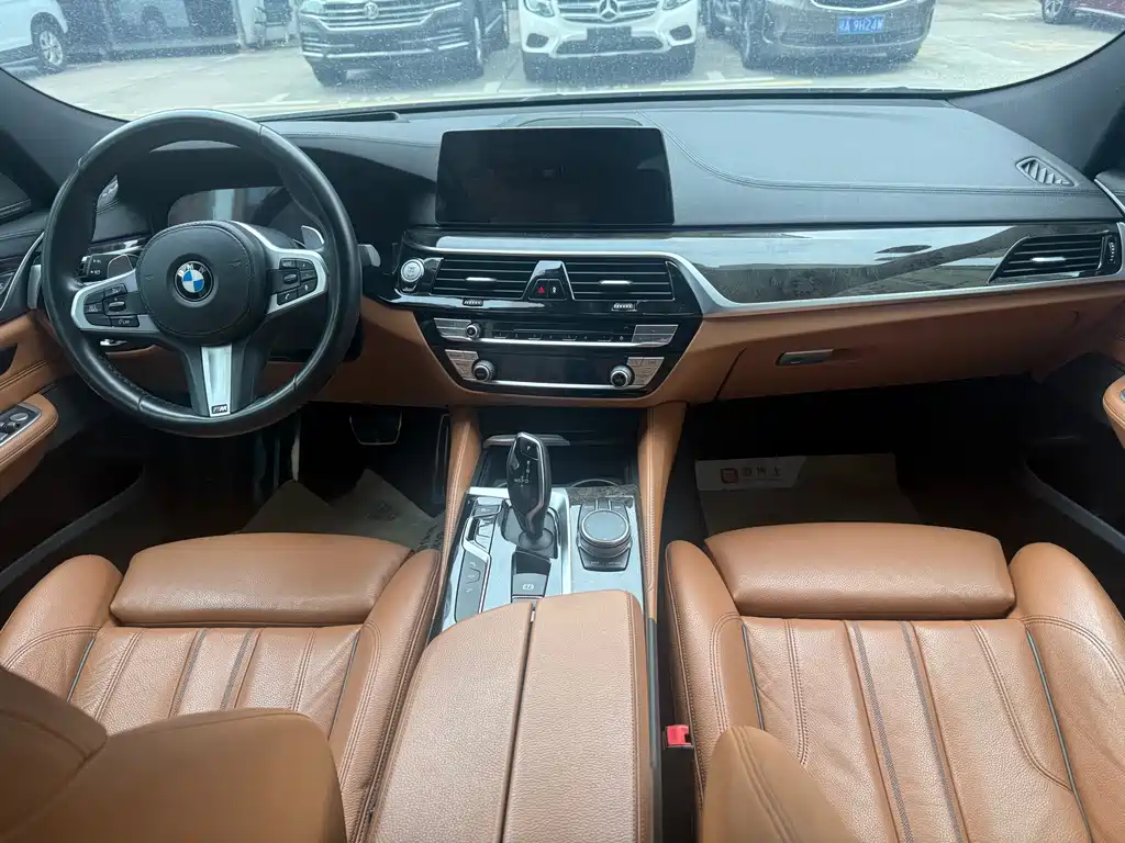 BMW 6 Series GT 2019 — фото 10