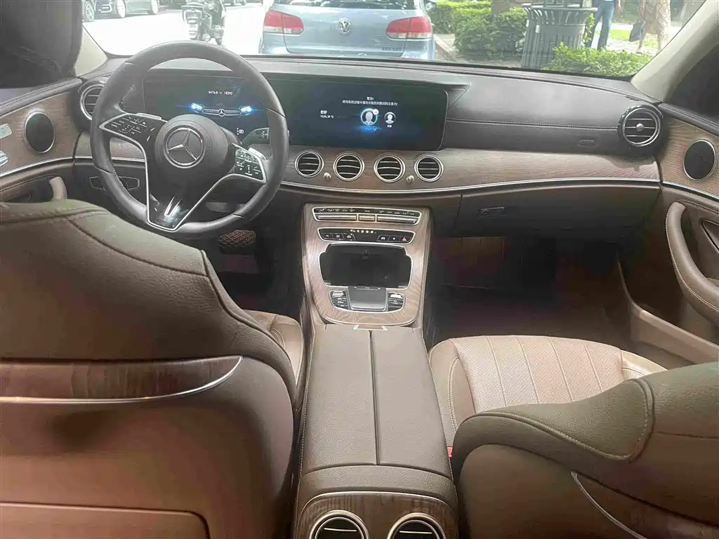Mercedes-Benz E-Class 2023 — фото 8