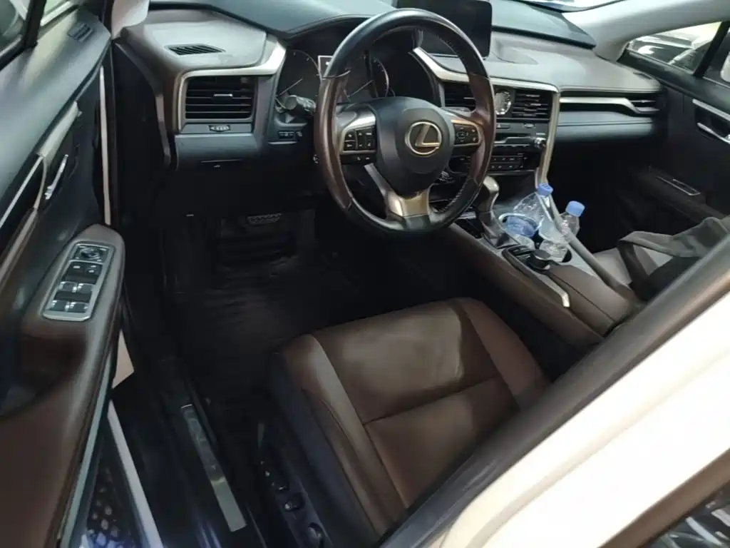 Lexus RX 2017 — фото 16
