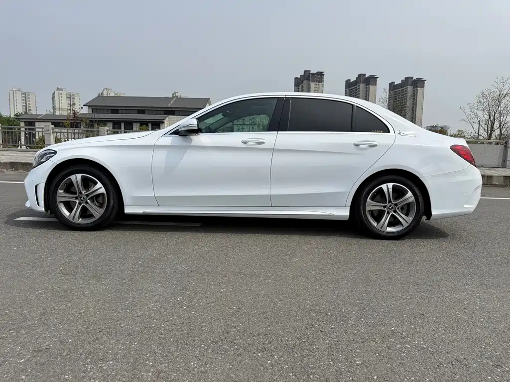 Mercedes-Benz C-Class 2019 — фото 17
