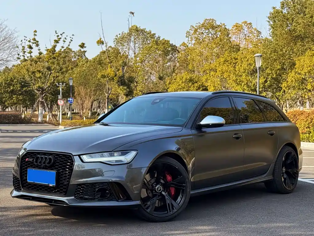 Audi RS 6 2019 — фото 1