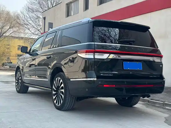 Lincoln Navigator 2022