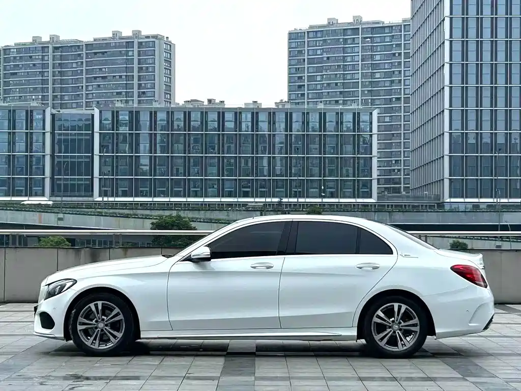 Mercedes-Benz C-Class 2017 — фото 7