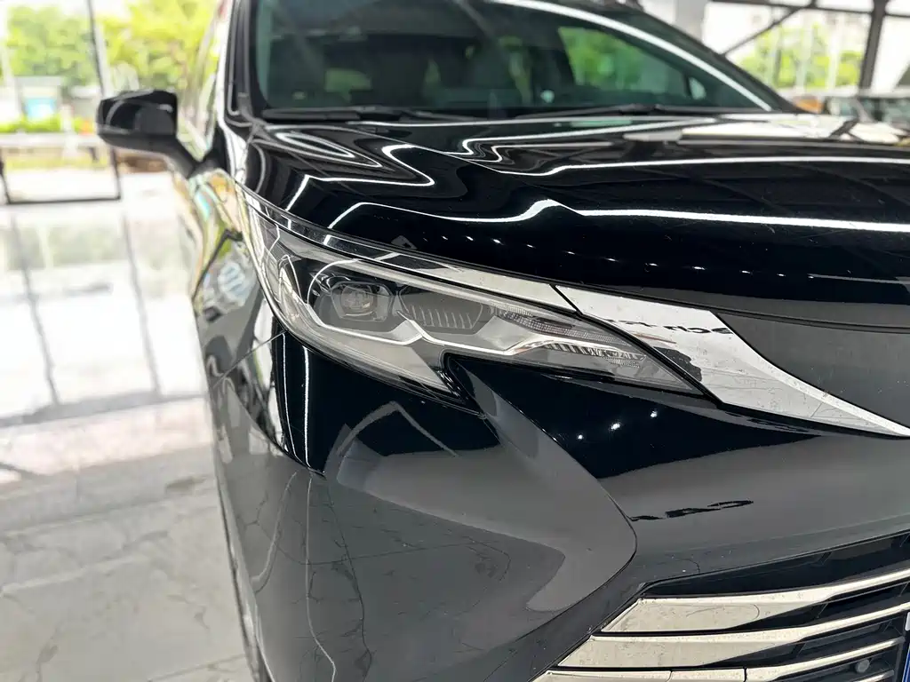 Toyota Sienna 2022 — фото 26