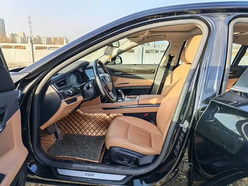 BMW 7 Series 2015 — фото 21
