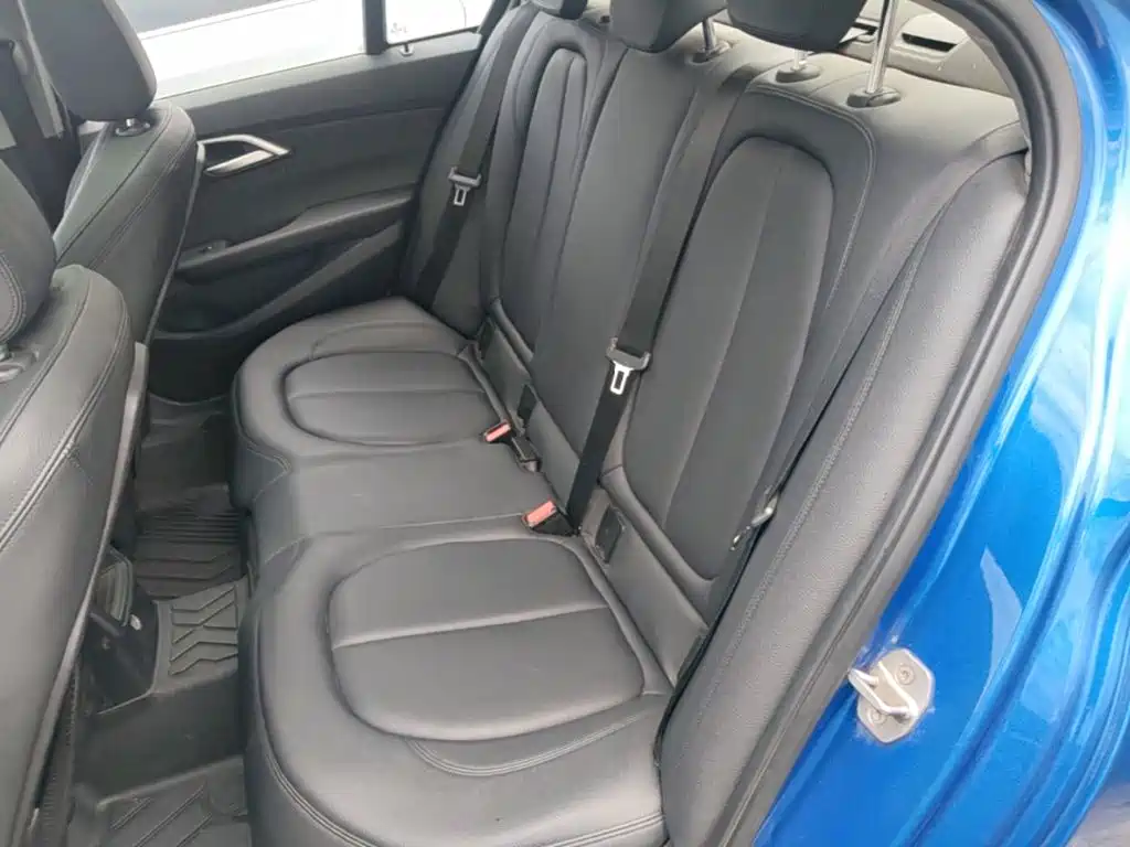 BMW 1 Series 2018 — фото 17