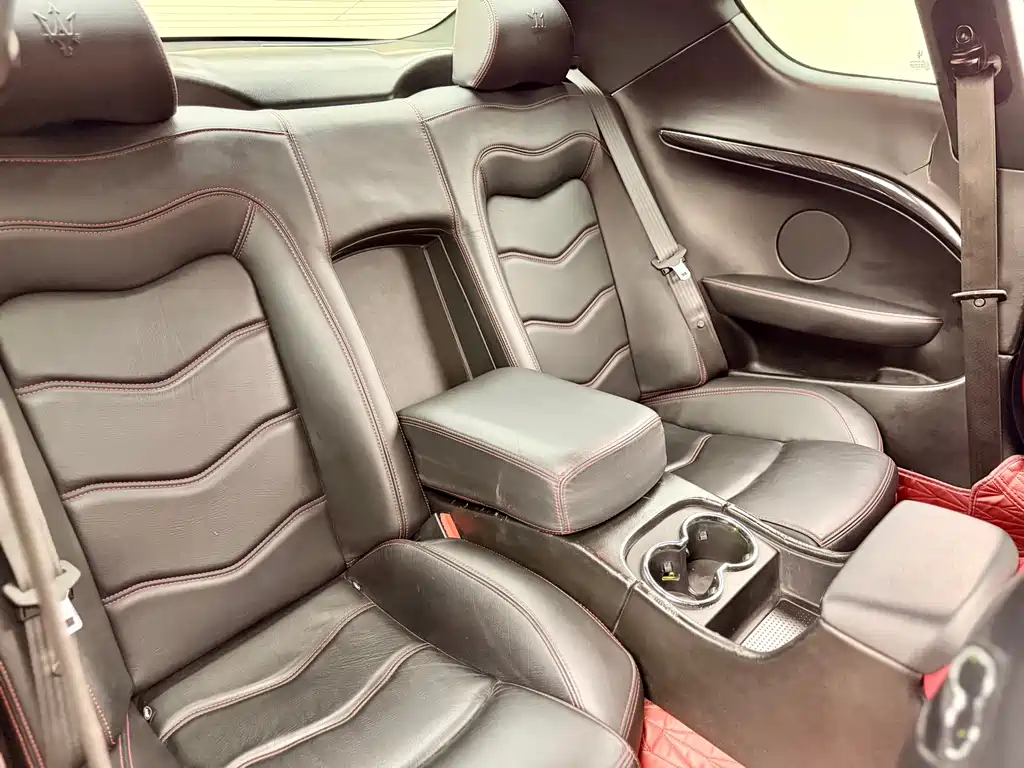 Maserati GranTurismo 2015 — фото 17