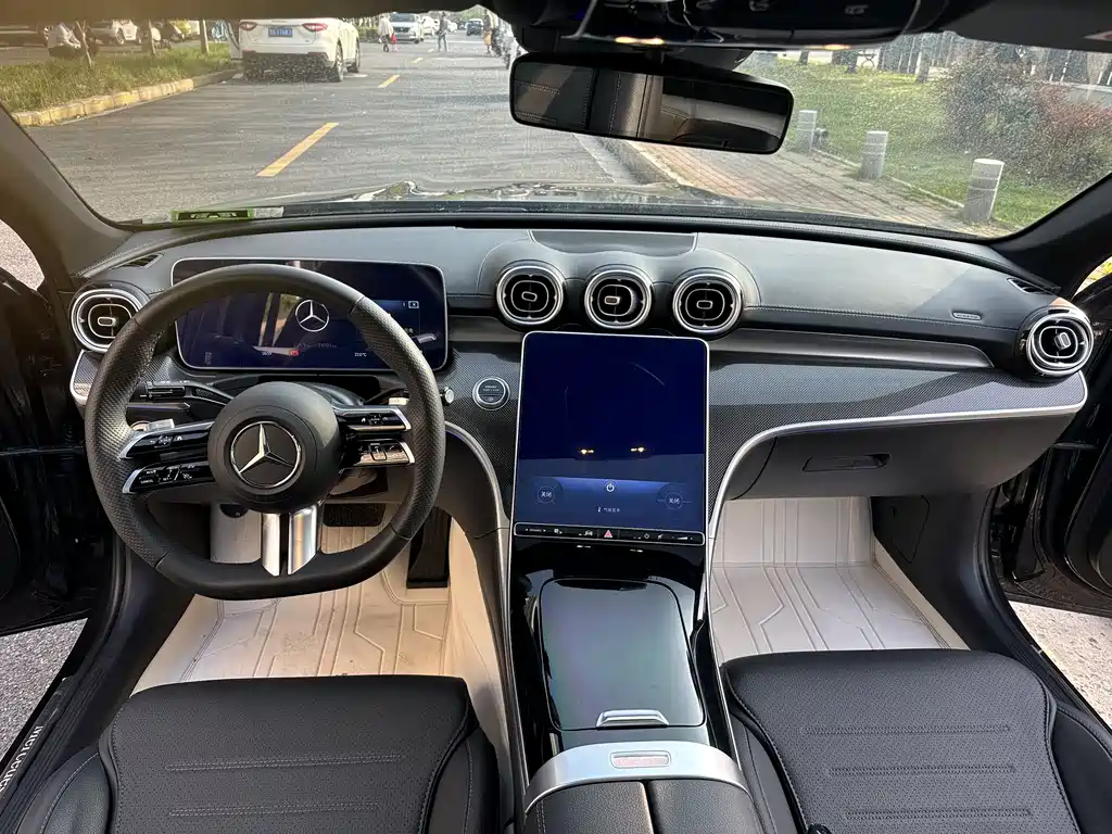 Mercedes-Benz C-Class 2023 — фото 7