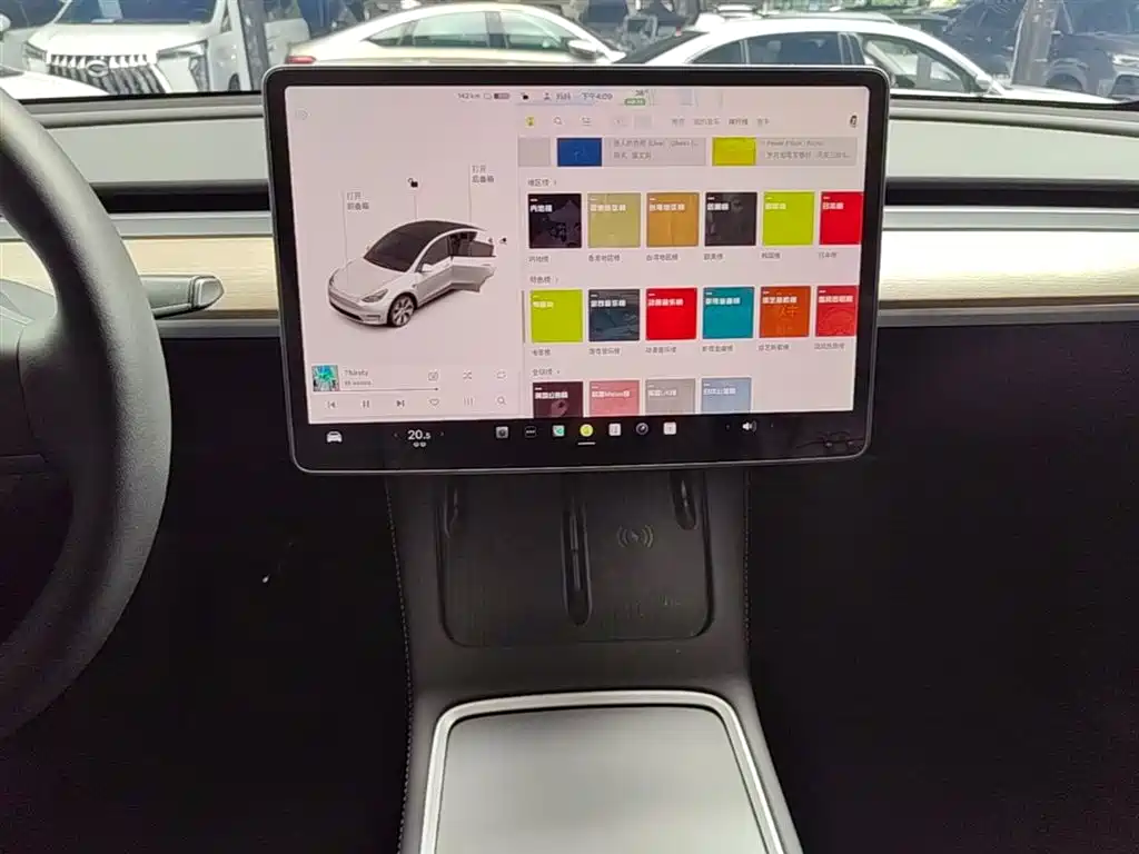 Tesla Model Y 2021 — фото 13