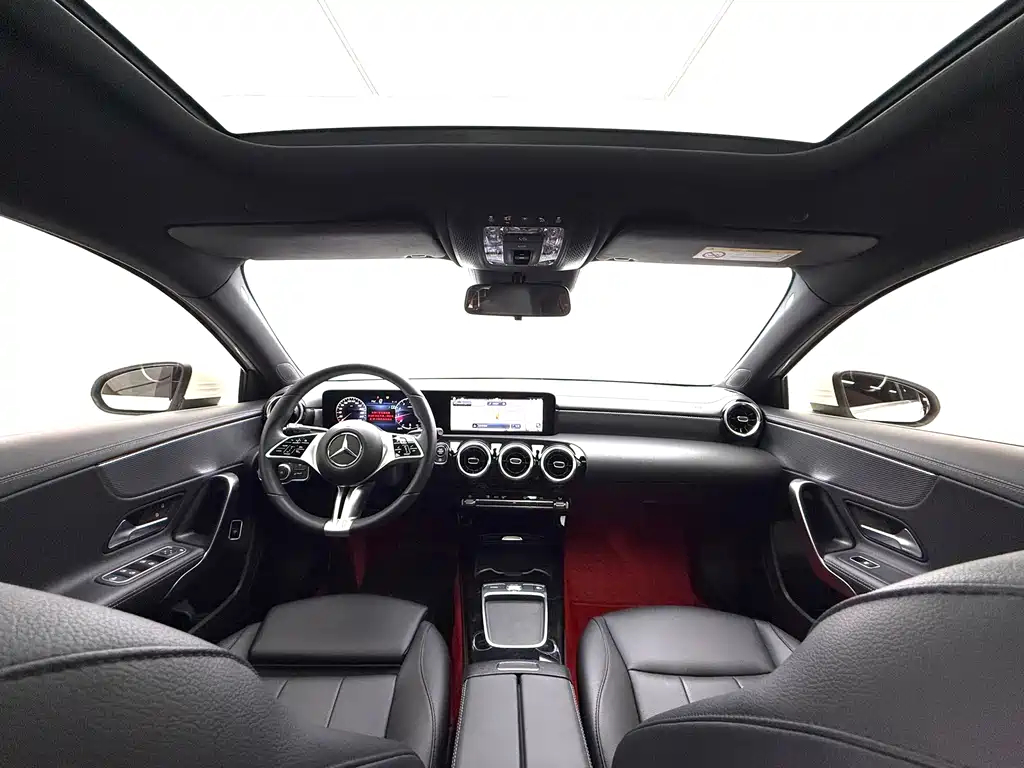 Mercedes-Benz A-Class 2023 — фото 9