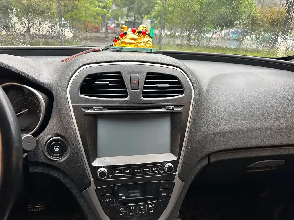 GAC Motor Trumpchi GS5 2013 — фото 11