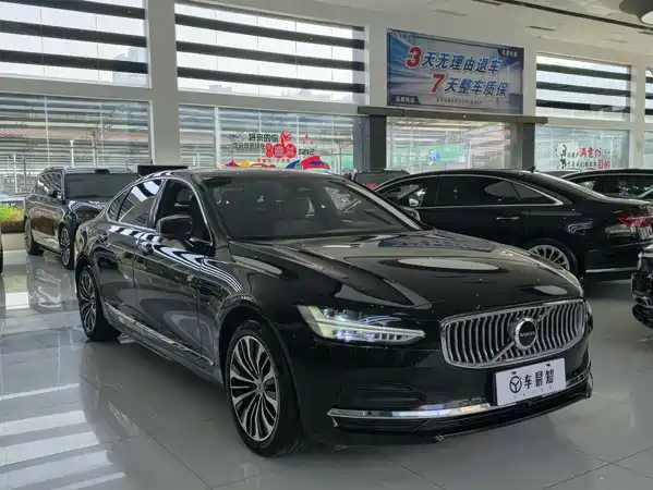 Volvo S90 2025