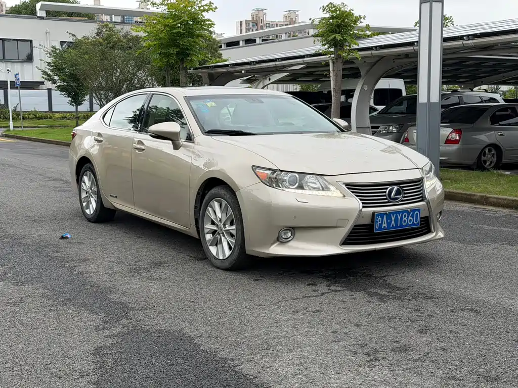 Lexus ES 2015 — фото 3