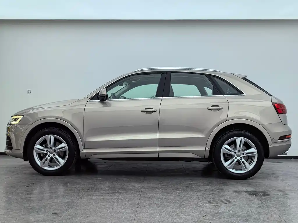 Audi Q3 2017 — фото 9
