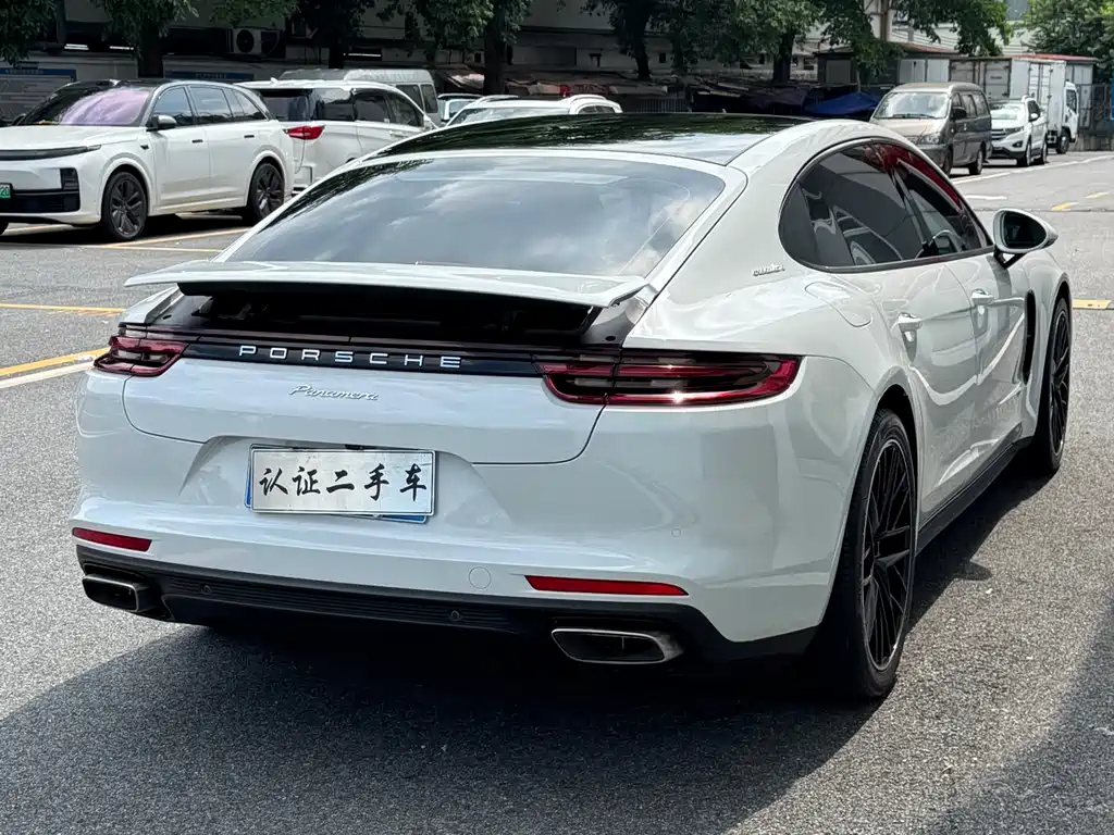 Porsche Panamera 2017 — фото 20