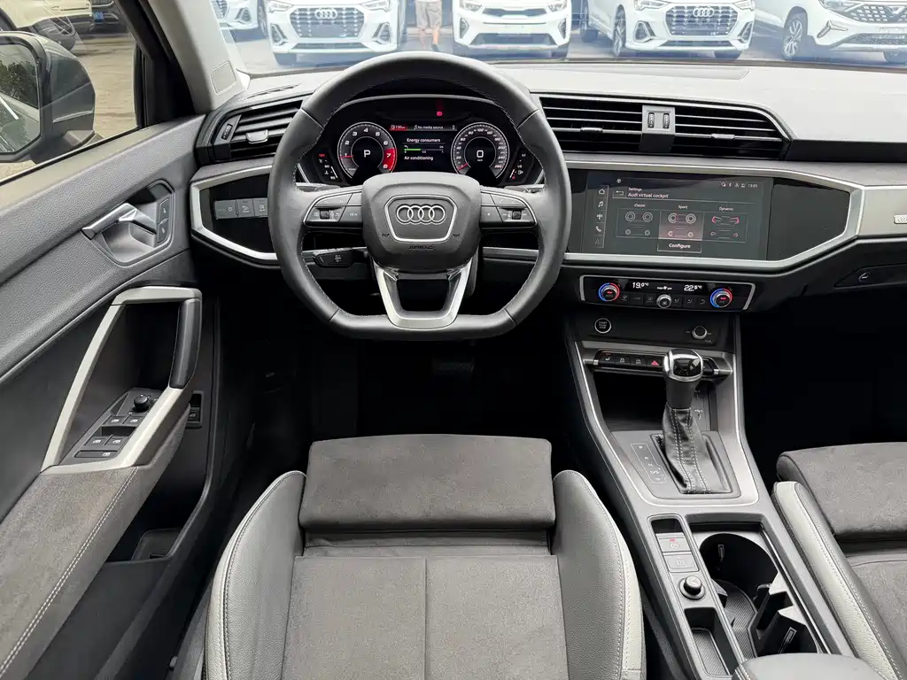Audi Q3 2022 — фото 18
