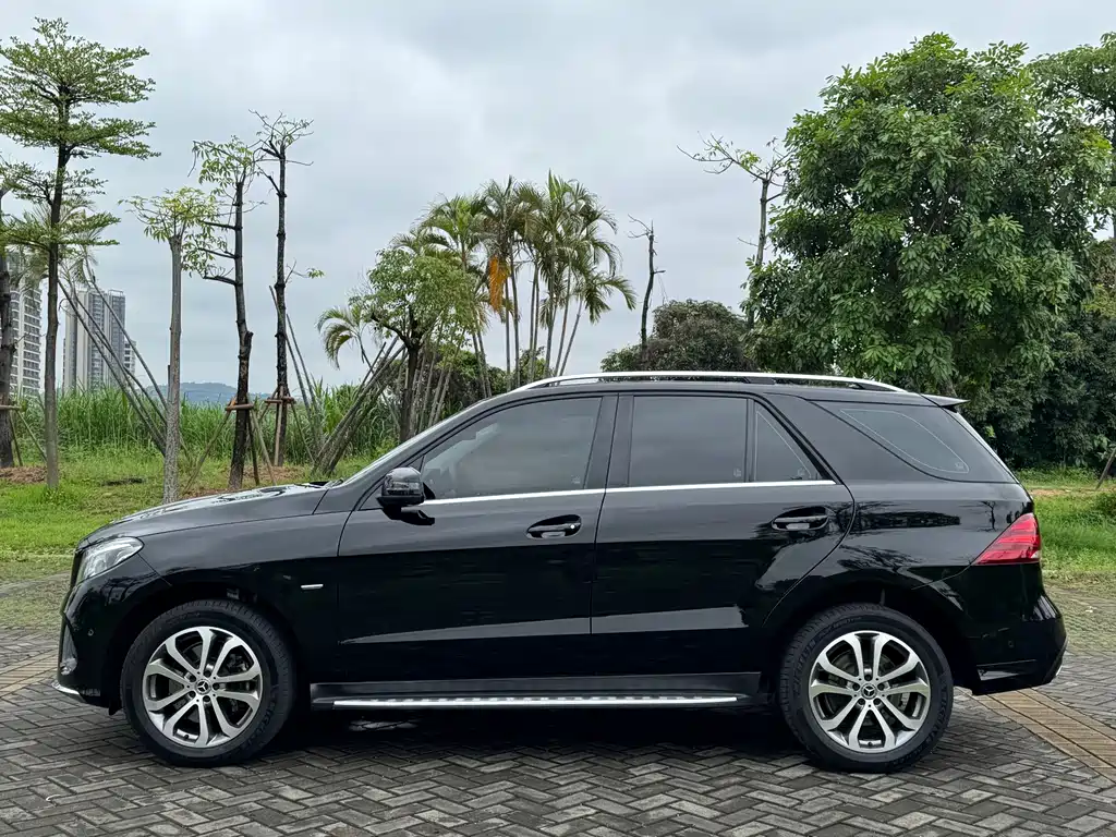 Mercedes-Benz GLE 2018 — фото 21