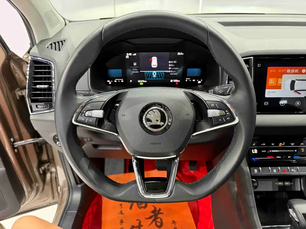 Skoda Karoq 2023 — фото 11
