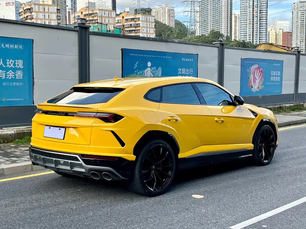 Lamborghini Urus 2021 — фото 6