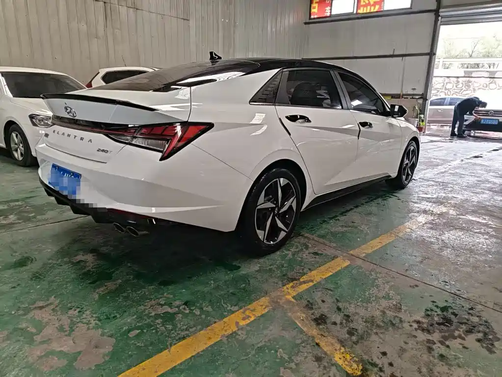 Hyundai Elantra 2023