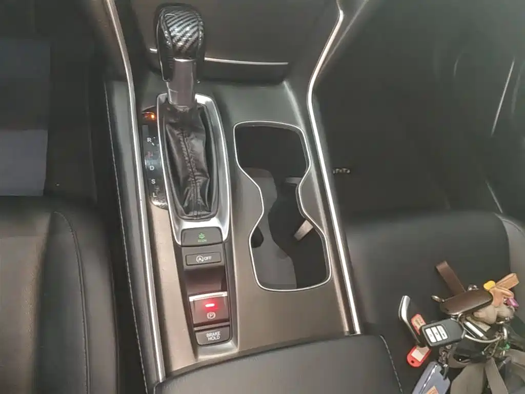 Honda Accord 2018 — фото 13