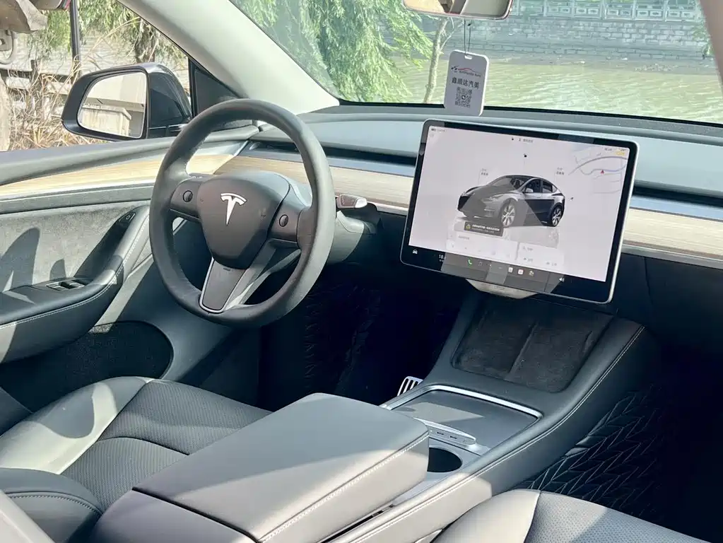 Tesla Model Y 2022 — фото 13