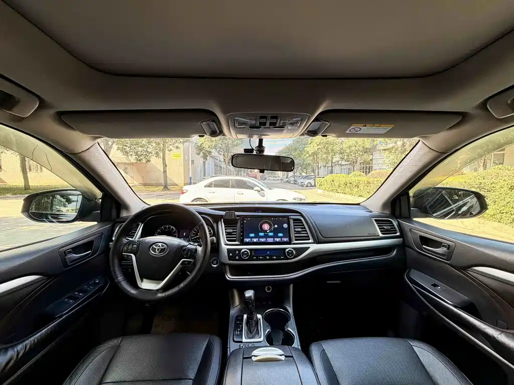 Toyota Highlander 2016 — фото 4